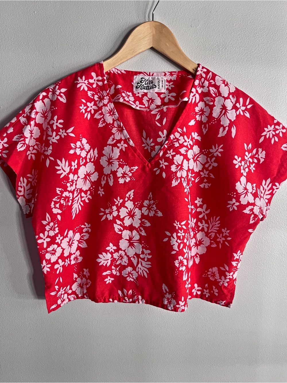 Vintage Red Hawaiian Floral Crop Top Hilo Hattie Boxy Resort Boho